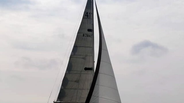 Sun Fast 37