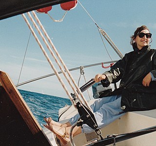 Dames d'à bord à la barre