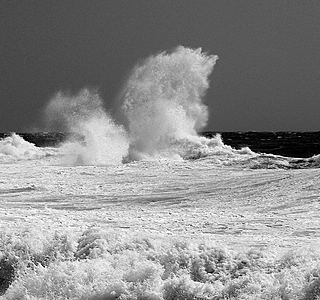 La mer en noir et blanc, rien que la mer, rien que du noir et blanc !