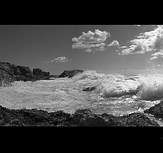 La mer en noir et blanc, rien que la mer, rien que du noir et blanc !