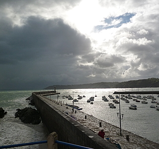 Éclairs, trombes et ciels d'orage