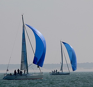 Sous spi dans la brise