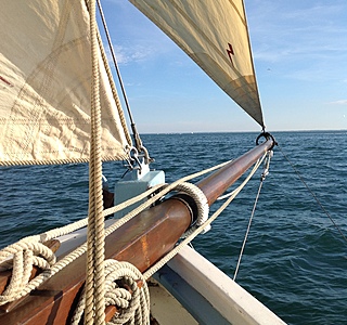 Voiles, coques, ponts et apparaux de vieux gréements 