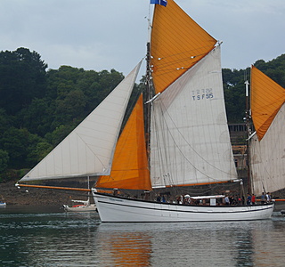 Voiles, coques, ponts et apparaux de vieux gréements 