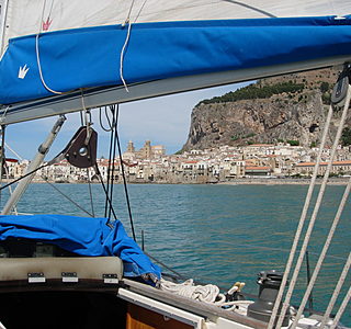 Falaises et reliefs vus du bateau