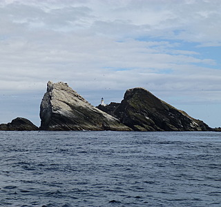 Falaises et reliefs vus du bateau